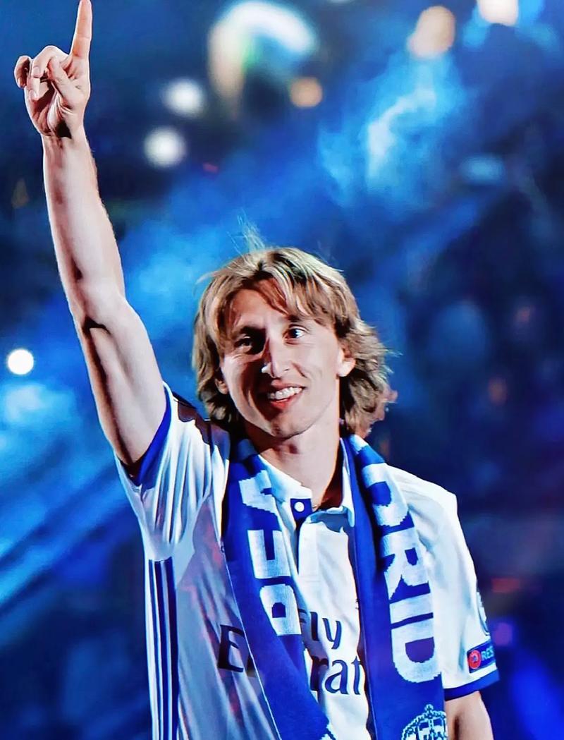 巴萨踢疯了！5-0横扫毕巴，晋级西超杯决赛！静待马竞死磕皇马